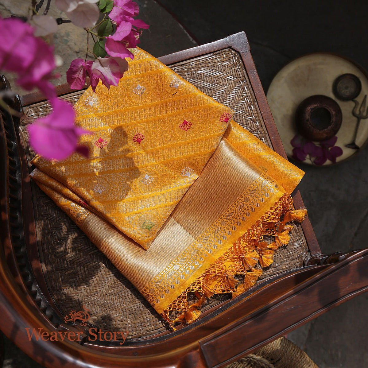Handloom_Yellow_Aada_Kimkhab_Pure_Katan_Silk_Banarasi_Dupatta_WeaverStory_01