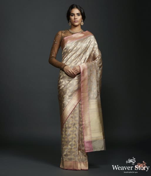 Beige_Grey_katan_silk_jangla_saree_with_kadhwa_bird_motifs_and_pink_border_WeaverStory_02