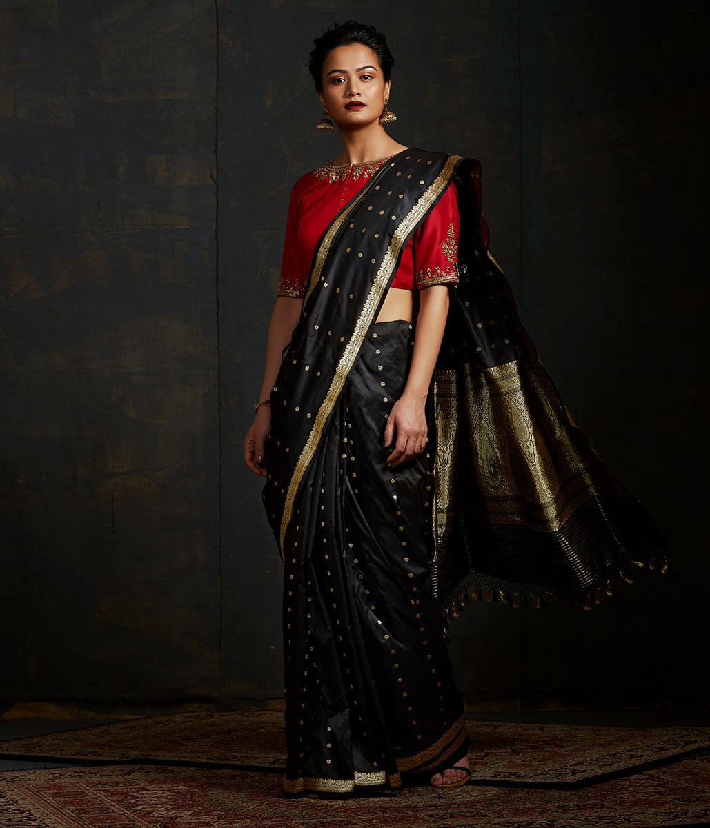 Black_Katan_Silk_Saree_with_Small_Floral_Motifs_and_a_Delicate_Kadhwa_Border_WeaverStory_02