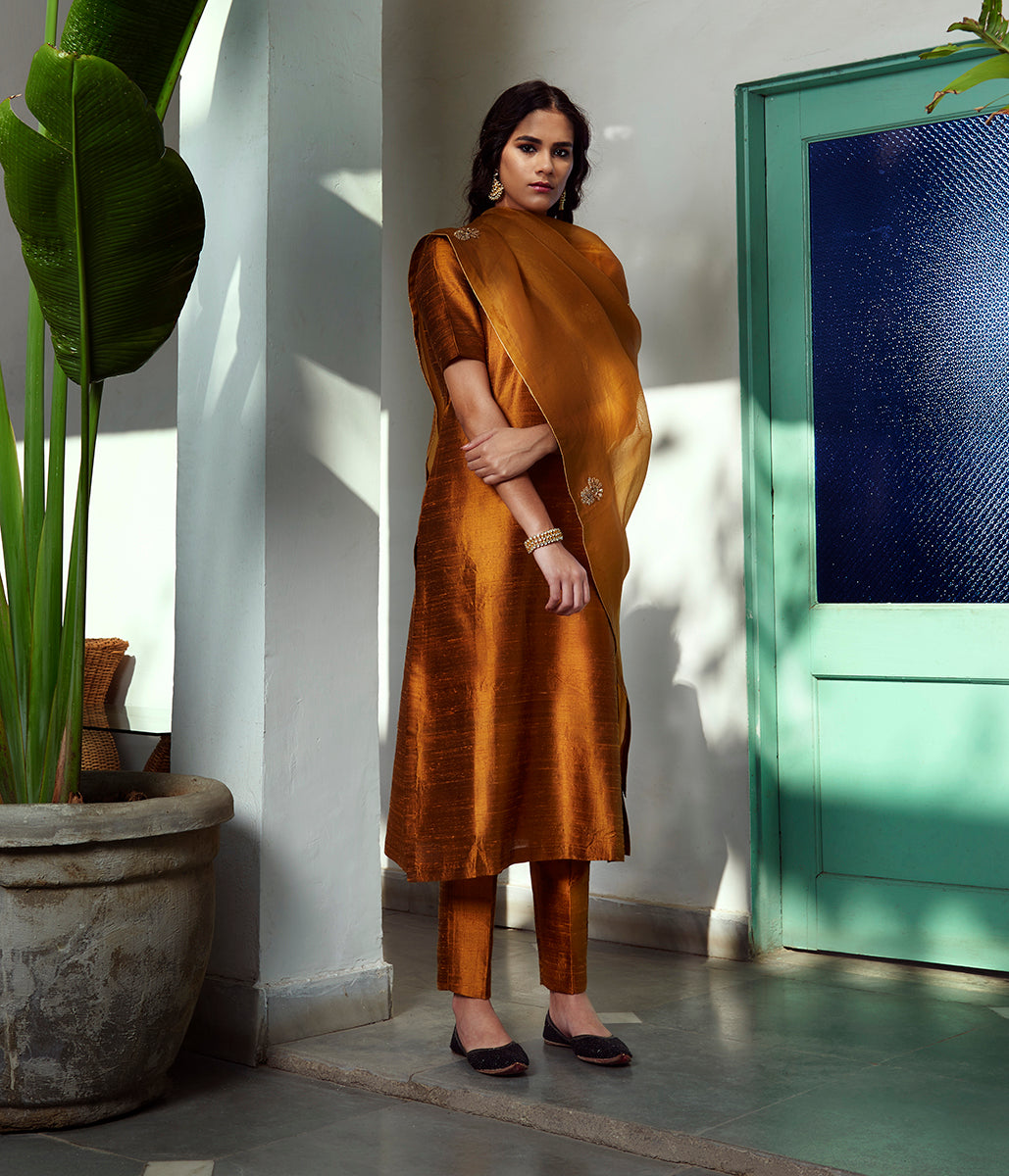 Hand_embroidered_raw_silk_suit_in_golden_mustard_color_with_Hand_embroidery_WeaverStory_03