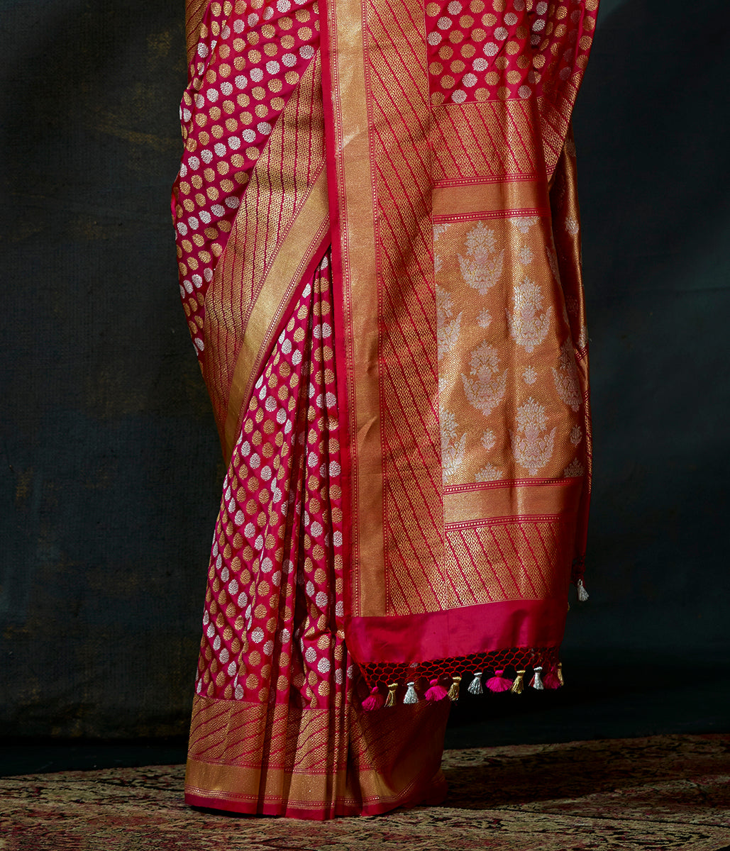 Pink_and_Red_Dual_Tone_Katan_Silk_Kadhwa_Jangla_with_Sona_Rupa_Zari_WeaverStory_04