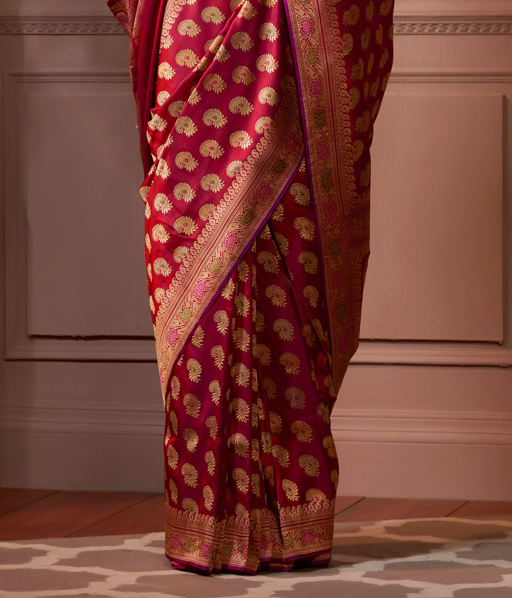 Banaras_Baluchari_saree_in_dual_tone_of_Red_and_Purple_WeaverStory_04
