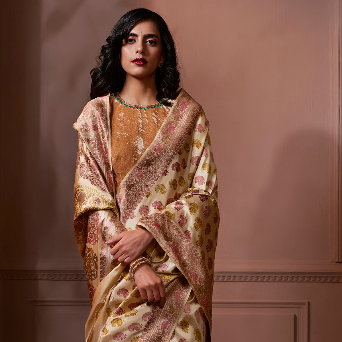 Banaras_handloom_Baluchari_Saree_in_Natural_Tusser_color_with_pastel_Meenakari_WeaverStory_01