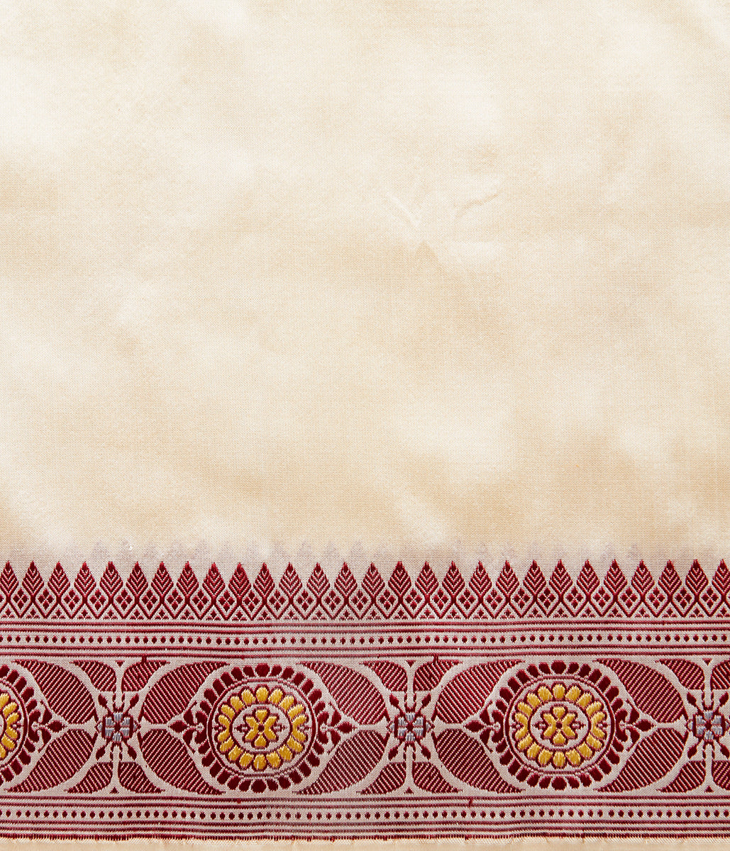 Banaras_Baluchari_saree_in_Offwhite_with_an_elaborate_elephant_pallu_WeaverStory_05