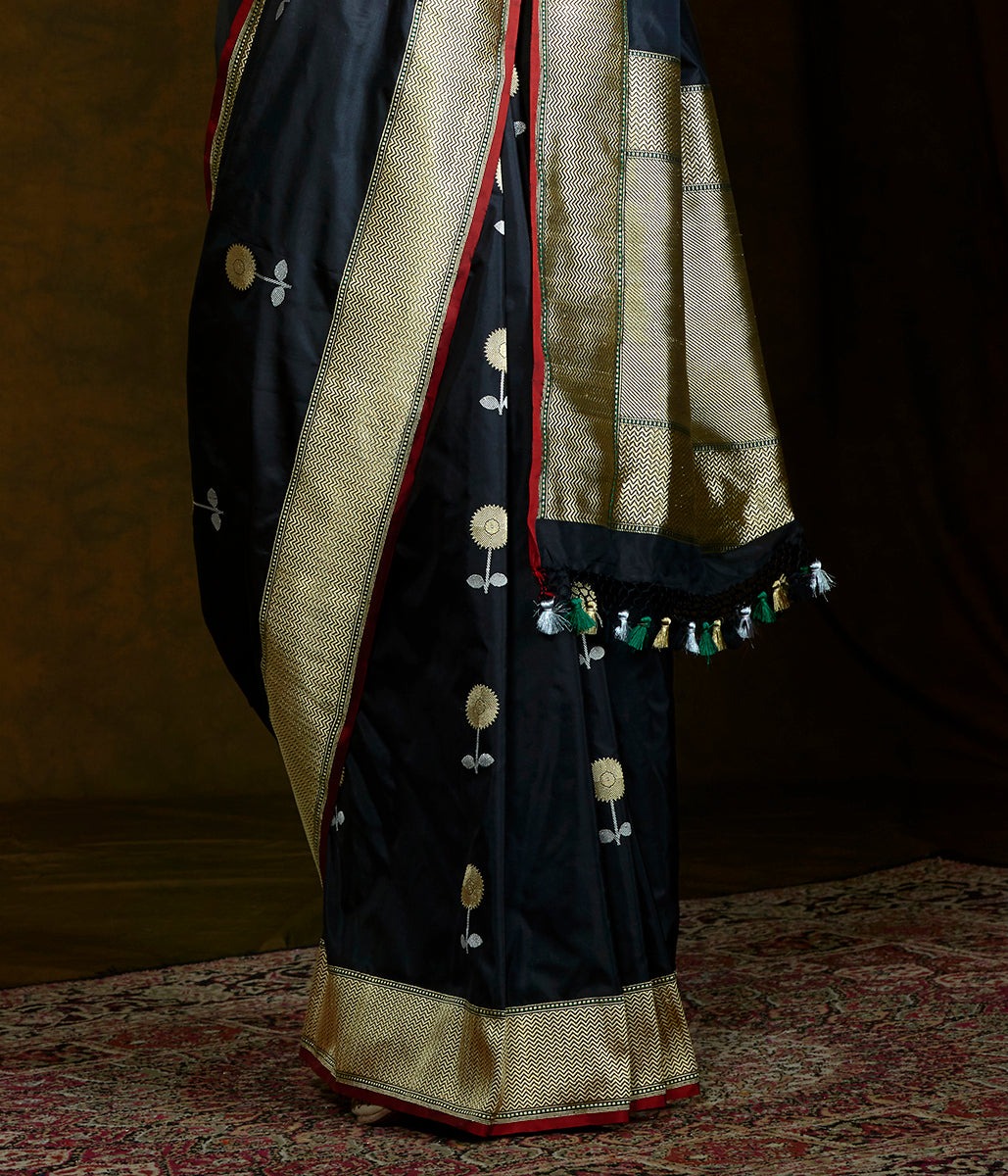 Black_Kadhwa_Katan_Silk_Saree_with_Floral_Motifs_and_Red_Selvedge_WeaverStory_04