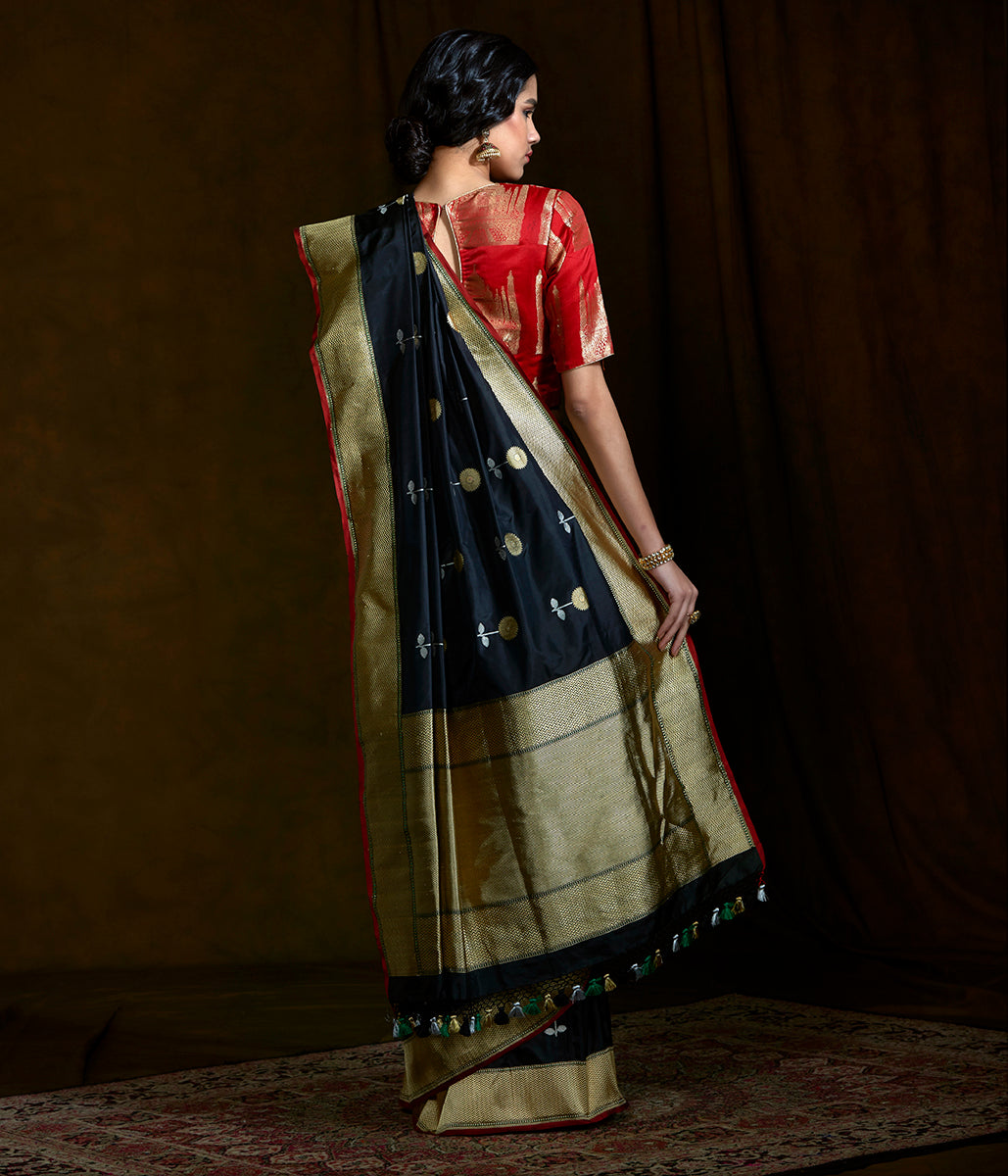 Black_Kadhwa_Katan_Silk_Saree_with_Floral_Motifs_and_Red_Selvedge_WeaverStory_03