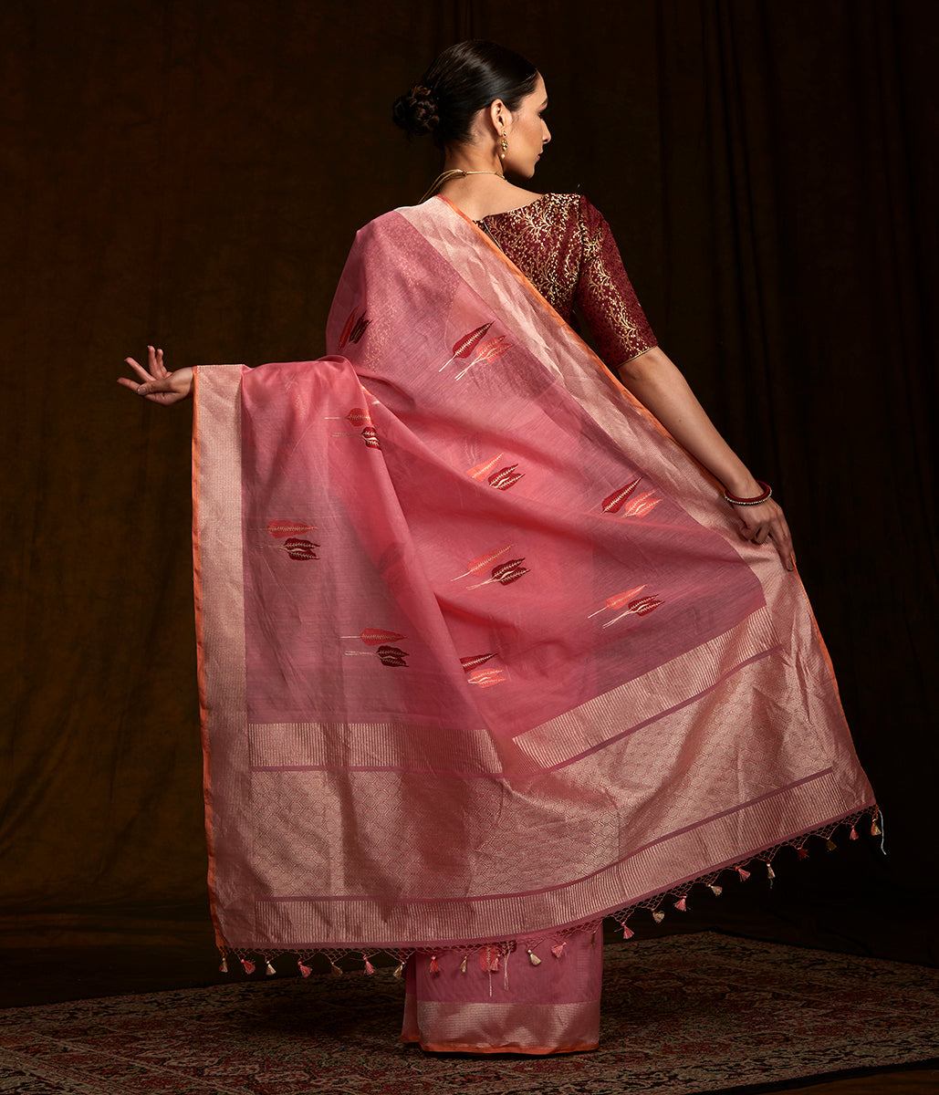 Handloom_Banarasi_Linen_Saree_with_Kadhwa_Booti_Woven_in_resham_WeaverStory_03