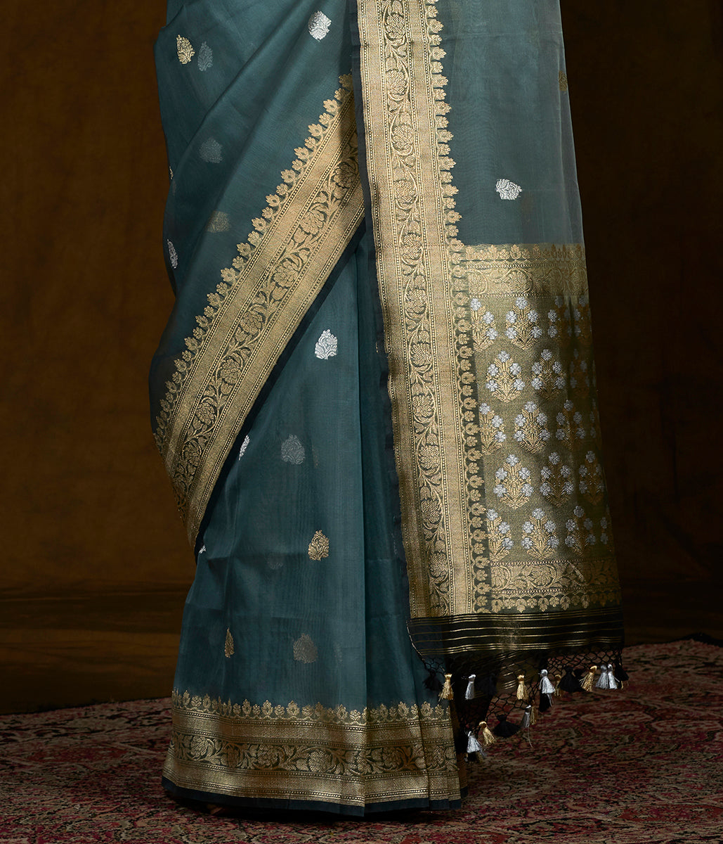 Grey_Kora_Silk_Banarasi_Handloom_Saree_with_Kadhwa_Border_and_Pallu_WeaverStory_04