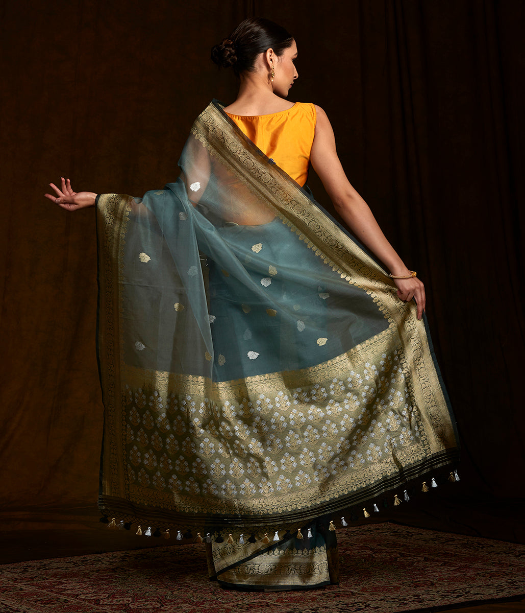Grey_Kora_Silk_Banarasi_Handloom_Saree_with_Kadhwa_Border_and_Pallu_WeaverStory_03