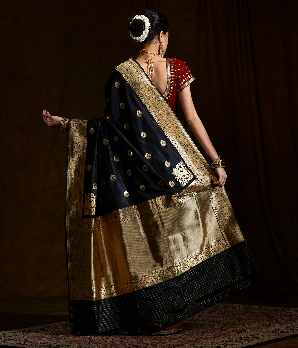 Black_Kadhwa_banarasi_saree_with_lion_motif_on_pallu_WeaverStory_03