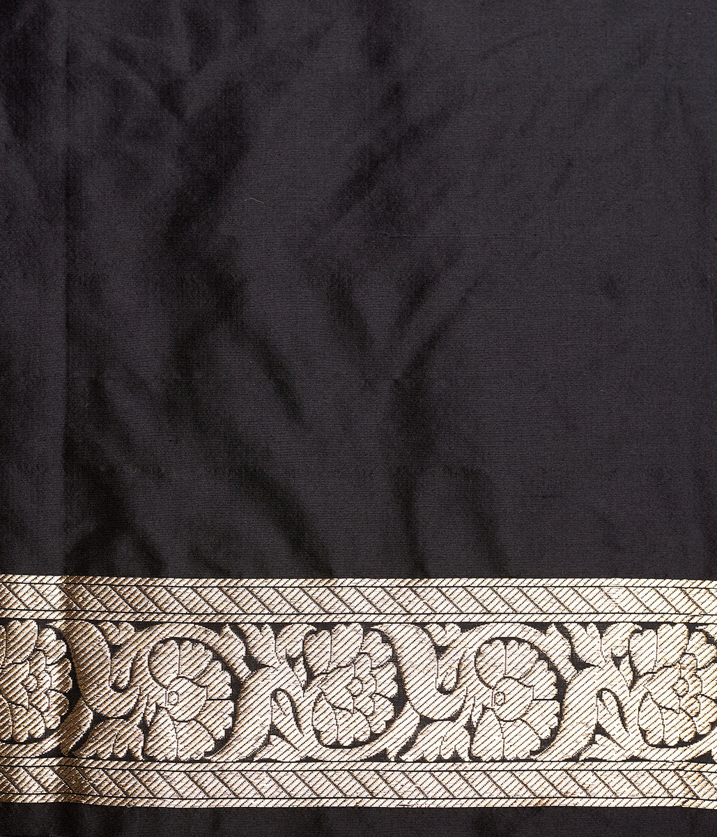 Black_Kadhwa_banarasi_saree_with_lion_motif_on_pallu_WeaverStory_05