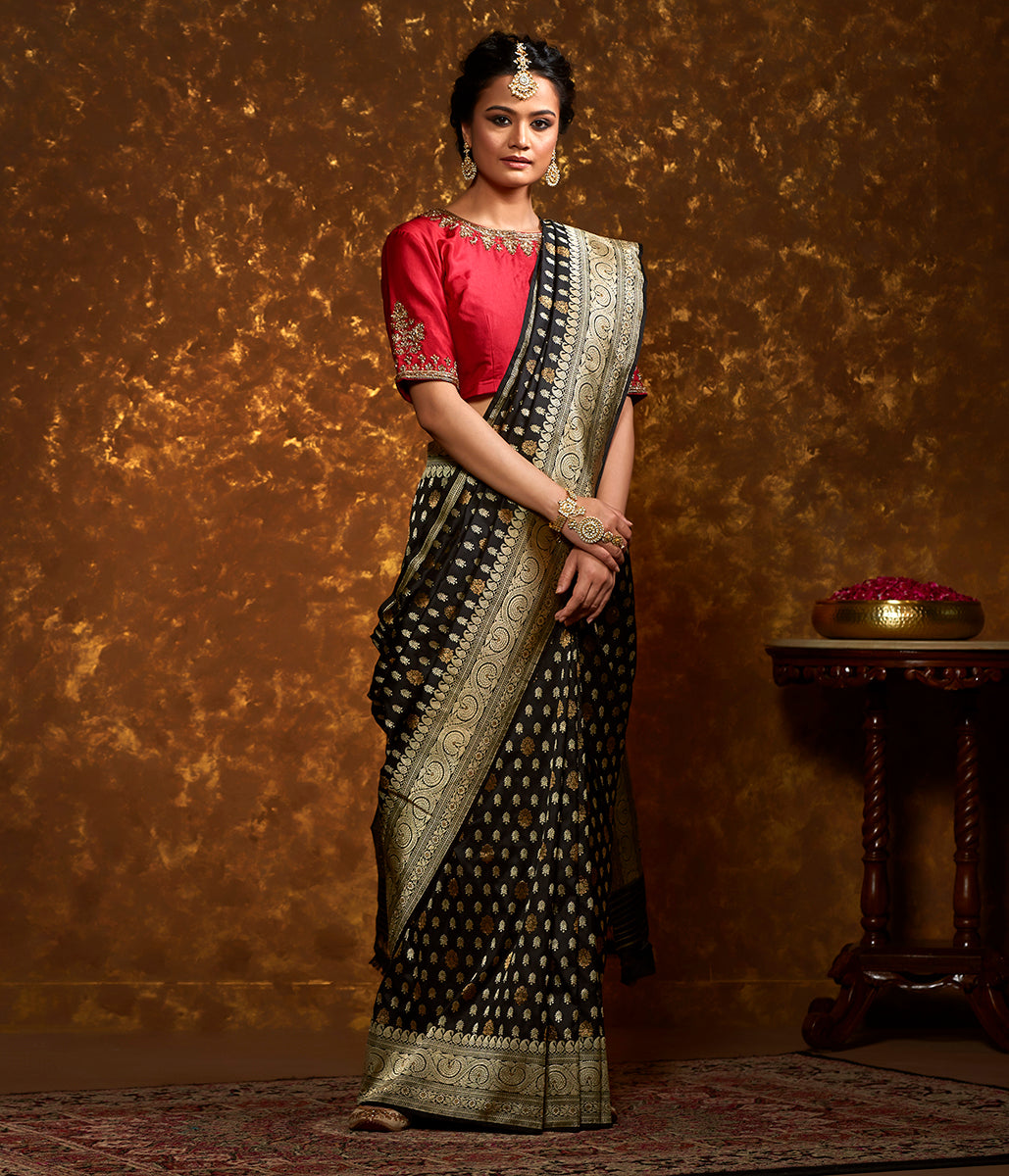 Handloom_Black_Kadhwa_Boota_Jangla_Saree_with_Beldaar_Border_WeaverStory_02