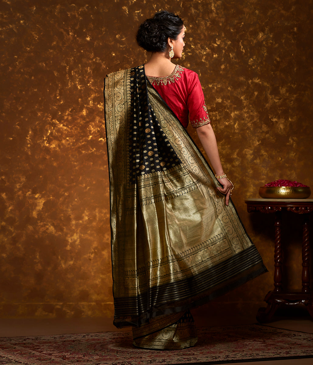 Handloom_Black_Kadhwa_Boota_Jangla_Saree_with_Beldaar_Border_WeaverStory_03