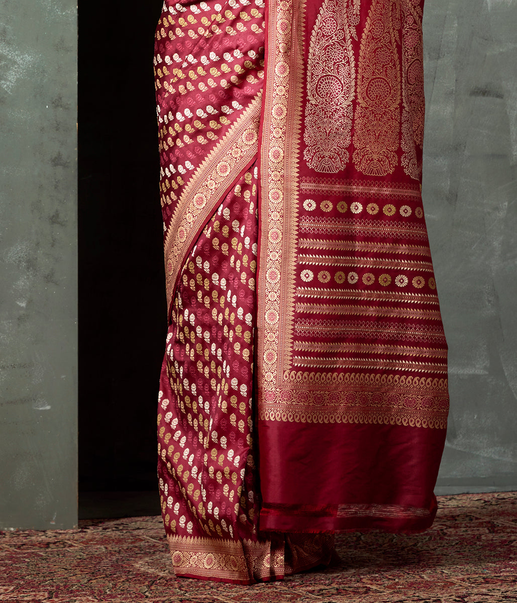 Handwoven_Banaras_Baluchari_in_Mahroon_with_Small_Floral_Booti_and_Kalka_Pallu_WeaverStory_04