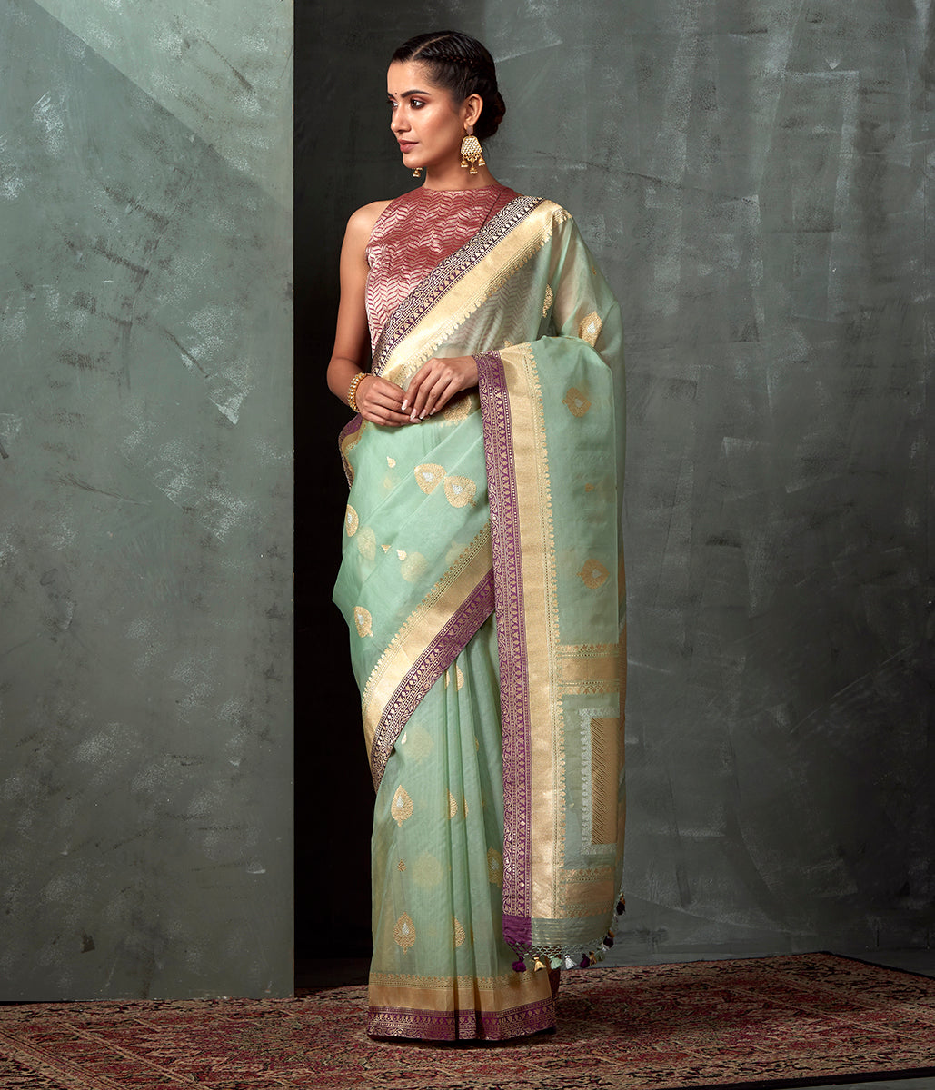 Handwoven_Light_Blue_Kora_Silk_Banarasi_with_kadhwa_Booti_WeaverStory_02