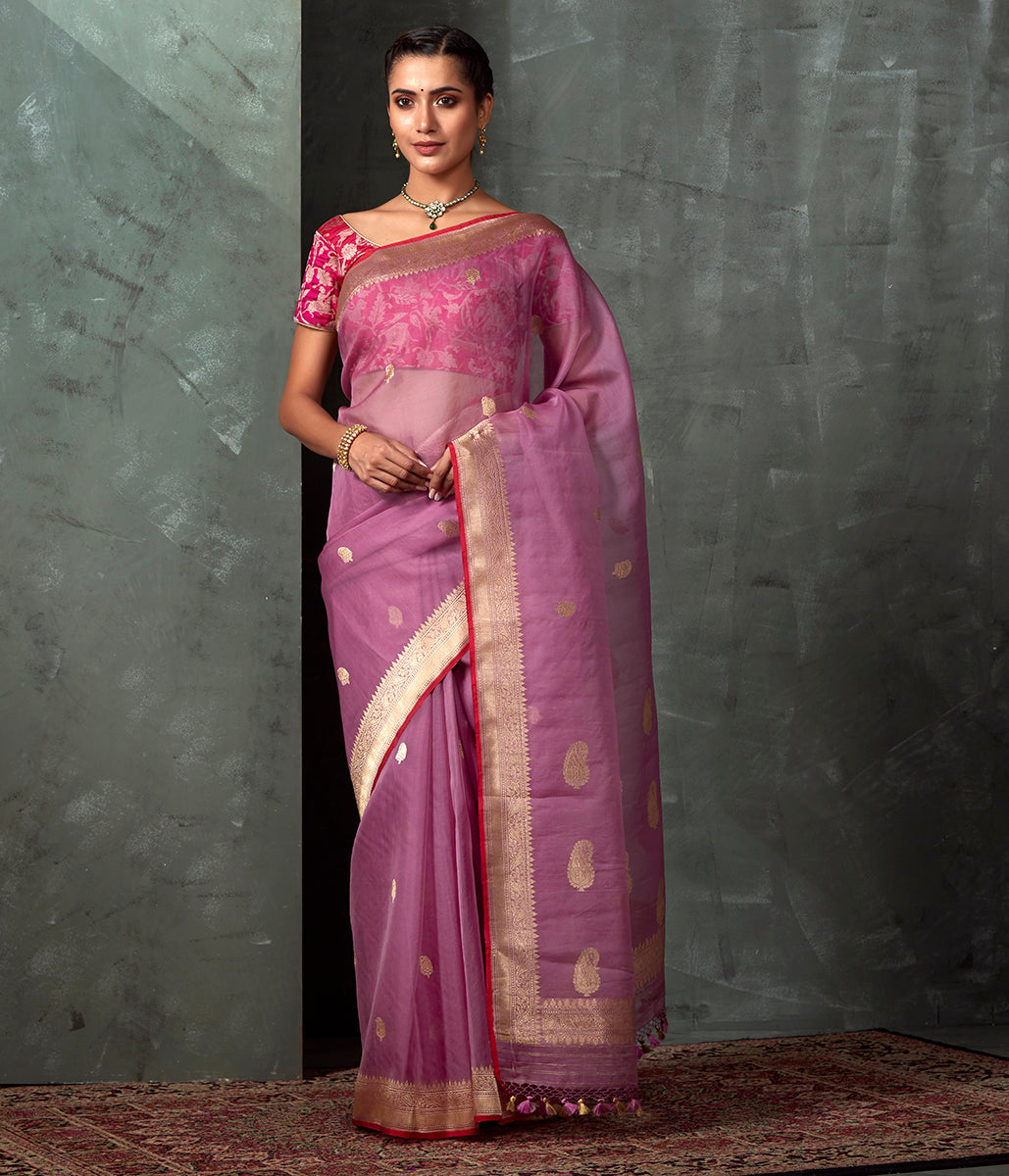 Lilac_Kora_Silk_Banarasi_with_Kadhwa_Booti_and_Red_Selvedge_WeaverStory_02