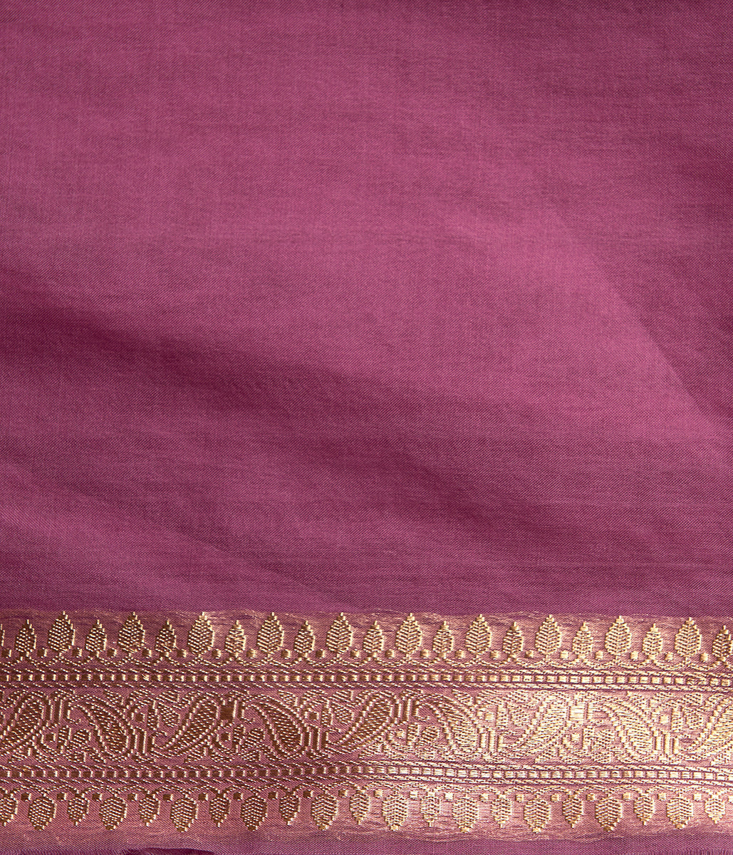 Lilac_Kora_Silk_Banarasi_with_Kadhwa_Booti_and_Red_Selvedge_WeaverStory_05