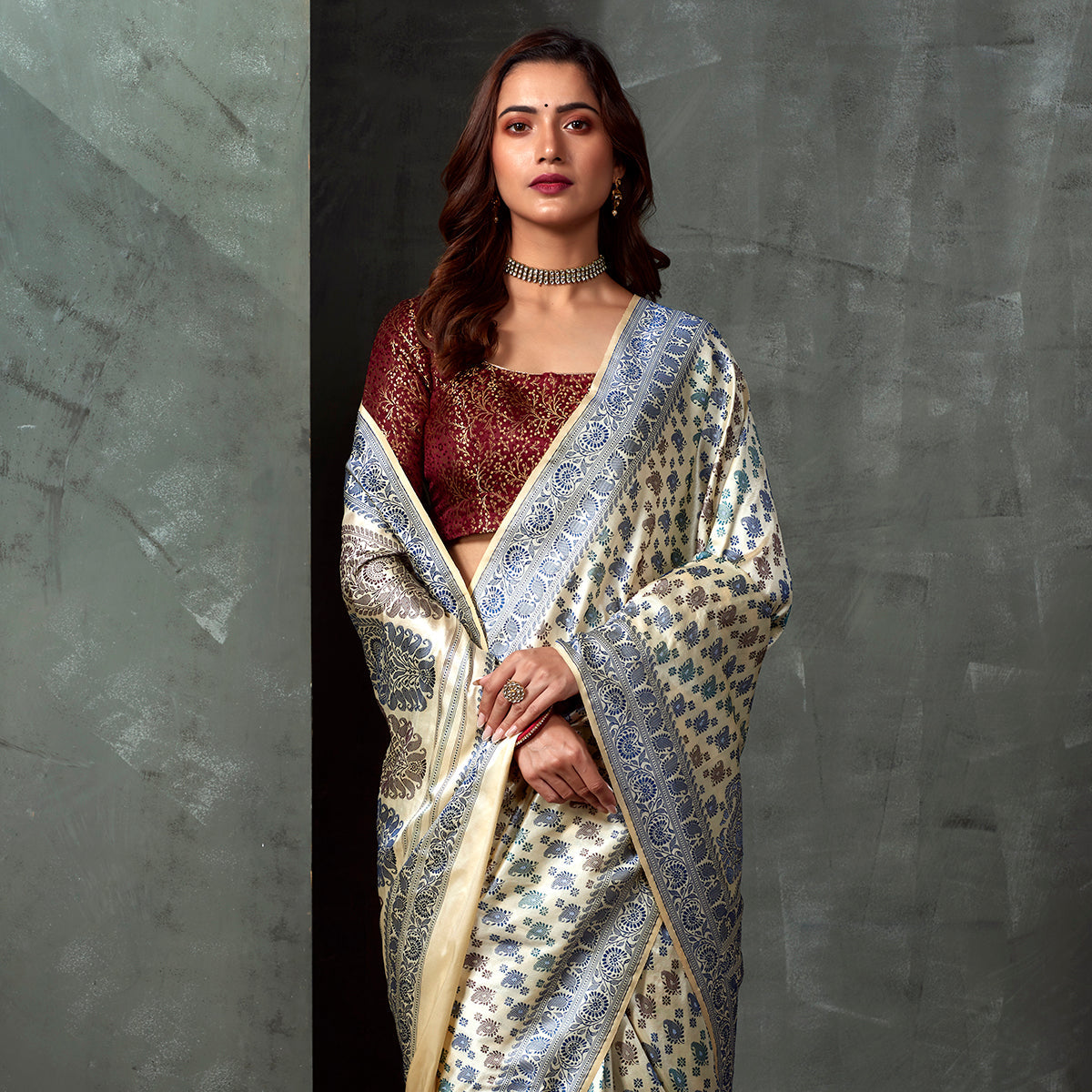 Handwoven_Banaras_Baluchari_in_Offwhite_with_Blue_and_Green_Kairi_and_Koniya_WeaverStory_01