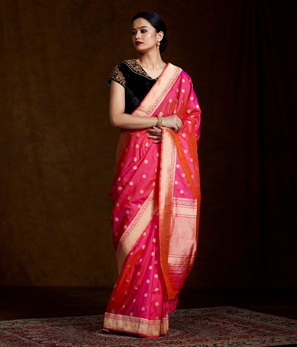 Pink_and_Orange_Dual_Tone_Handloom_Katan_Silk_Saree_with_Asharfi_Booti_WeaverStory_02
