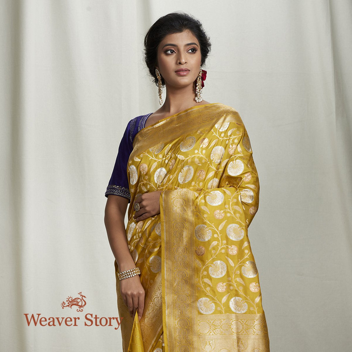Handwoven_Mustard_Sona_Rupa_Cutwork_Jangla_Saree_WeaverStory_01