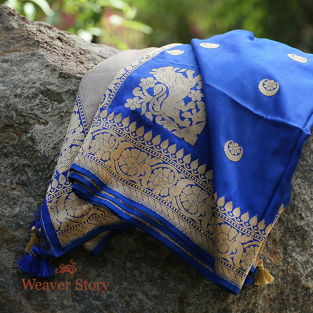 Handloom_Blue_Chaand_Boota_Dupatta_WeaverStory_01