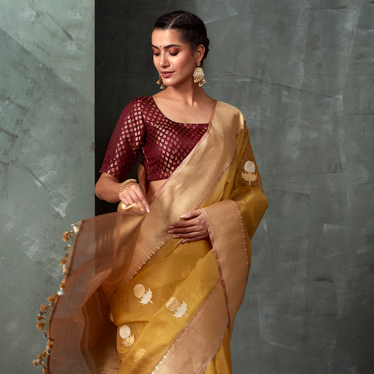 Handwoven_Mustard_Kora_Saree_With_Kadhwa_Booti_WeaverStory_01