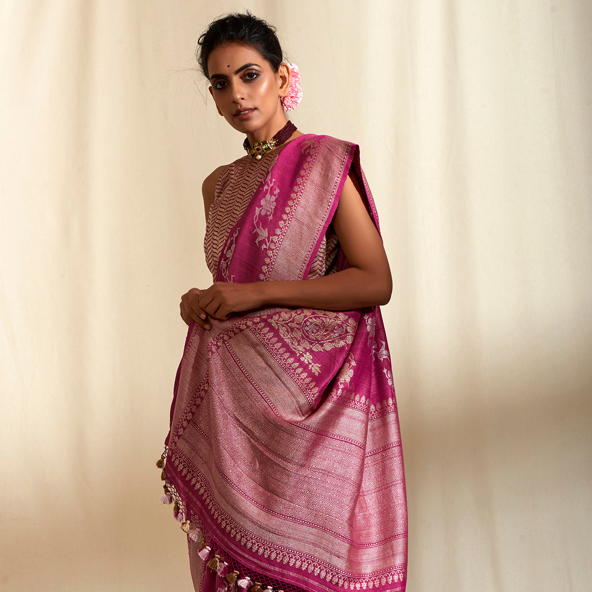 Handloom_berry_coloRed_tusser_Georgette_Jangla_WeaverStory_01