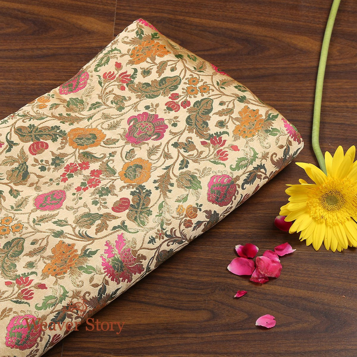 Handloom_Beige_Meenakari_Kimkhab_Fabric_WeaverStory_01