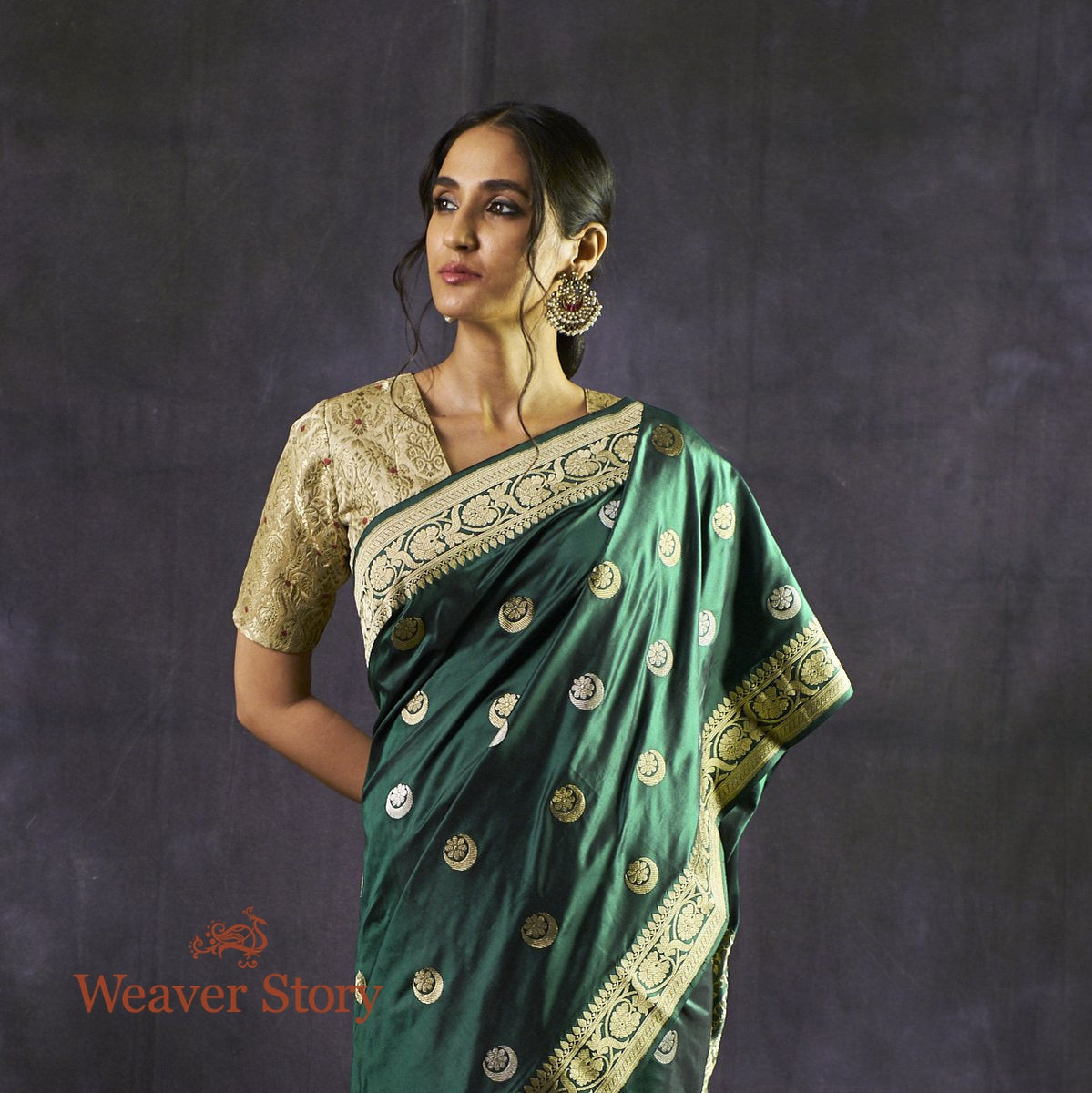 Handloom_Green_Chand_Boota_Saree_with_Lion_Konia_WeaverStory_01