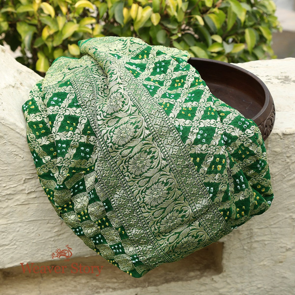 Handloom_Banarasi_Bandhani_Georgette_Dupatta_in_Green_WeaverStory_01