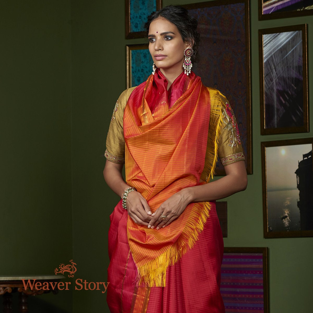 Handwoven_Red_and_Pink_Dual_Tone_Kanjivaram_Silk_Saree_WeaverStory_01