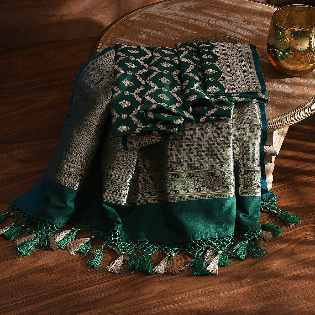 Handloom_Green_Katan_Silk_Jangla_Dupatta_with_Meenakari_Jaal_WeaverStory_01