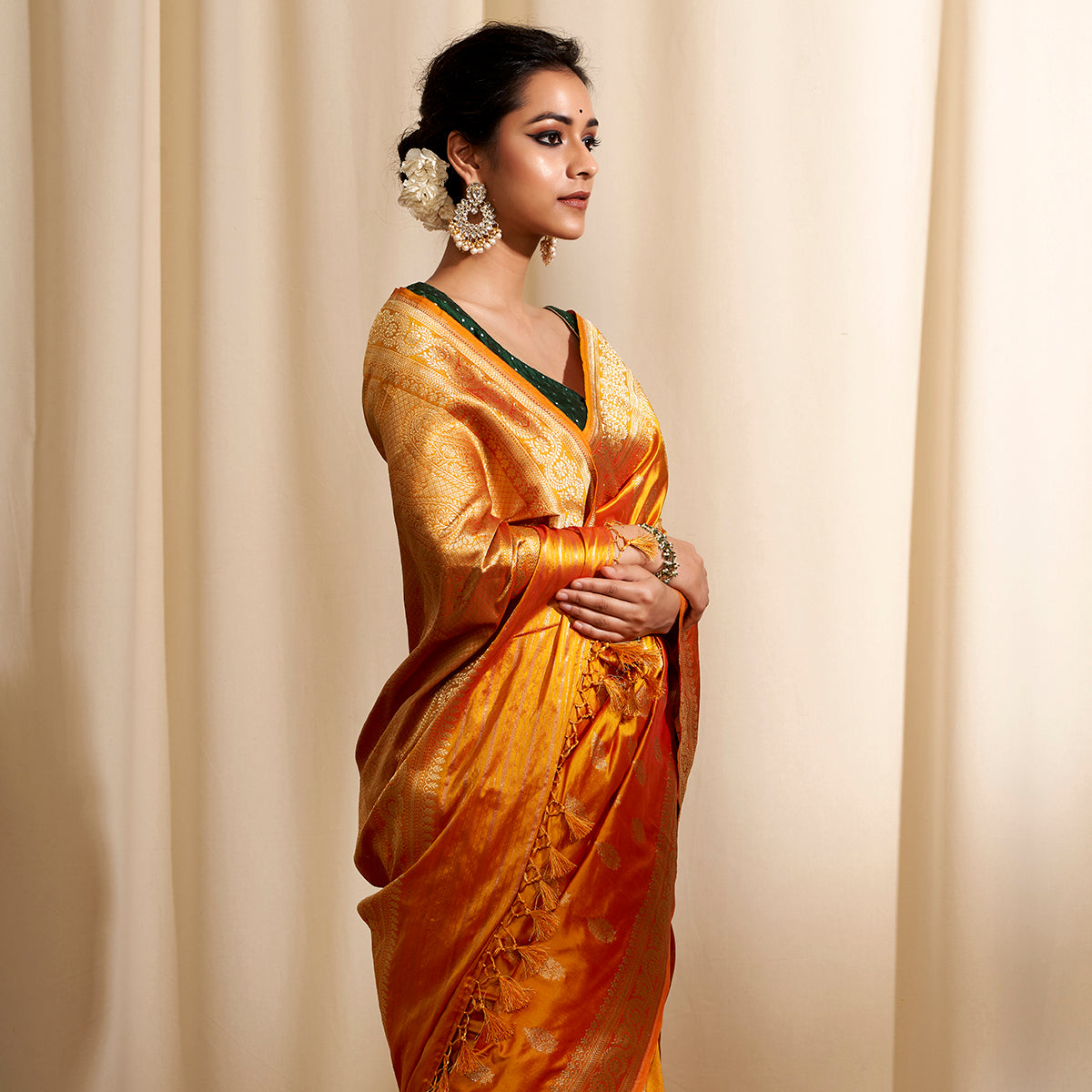 Handwoven_Kadhwa_booti_banarasi_in_an_unusual_yellow_and_red_dual_tone_WeaverStory_01