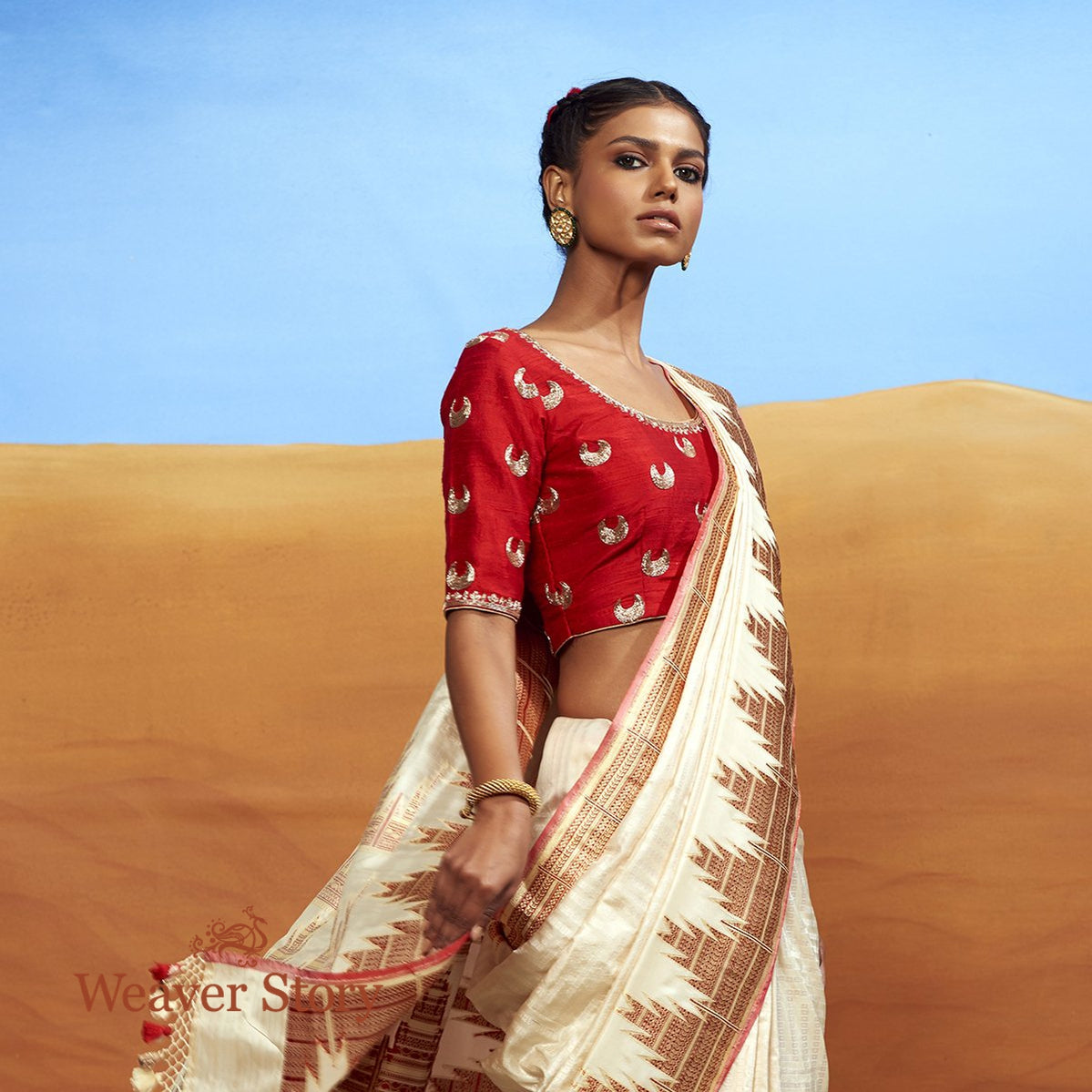 Handwoven_White_Banarasi_Saree_with_Red_Temple_Border_WeaverStory_01