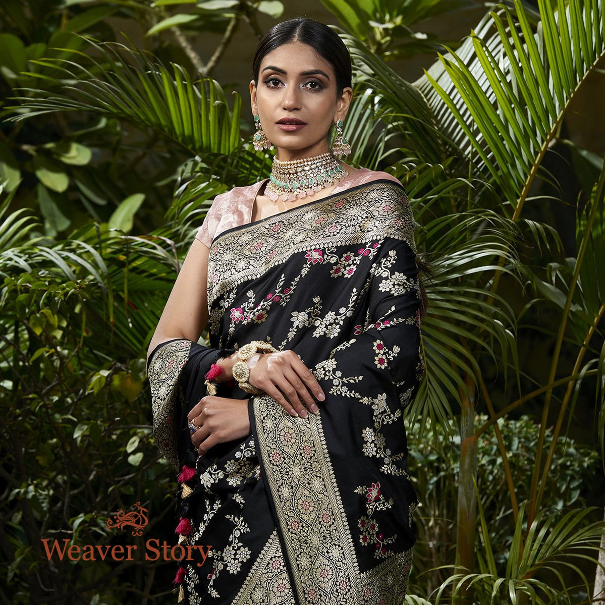 Handwoven_Black_Sona_Rupa_Kadhwa_Jangla_Saree_with_Meenakari_WeaverStory_01