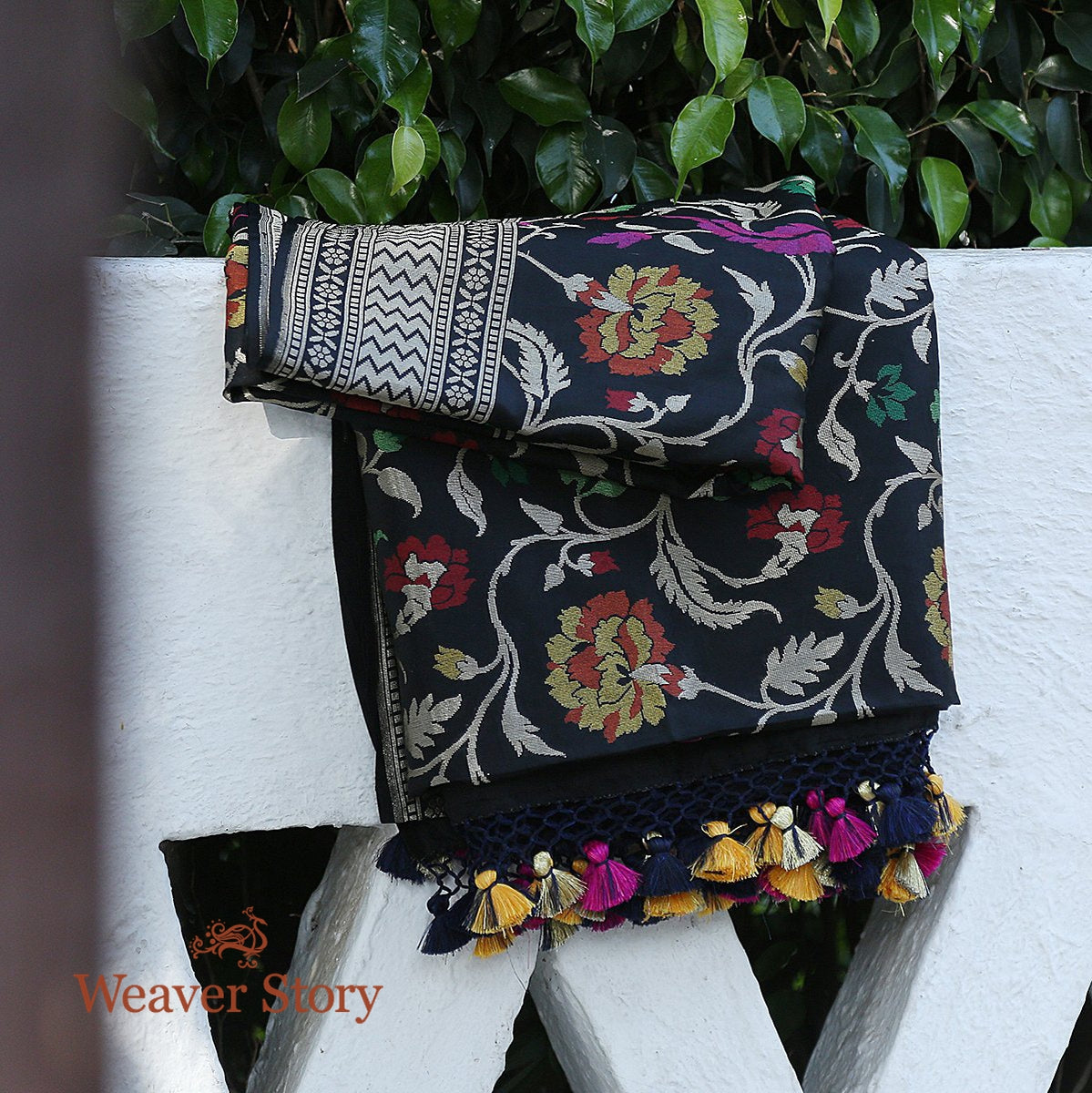 Handloom_Black_Banarasi_Jangla_Dupatta_with_Meenakari_WeaverStory_01