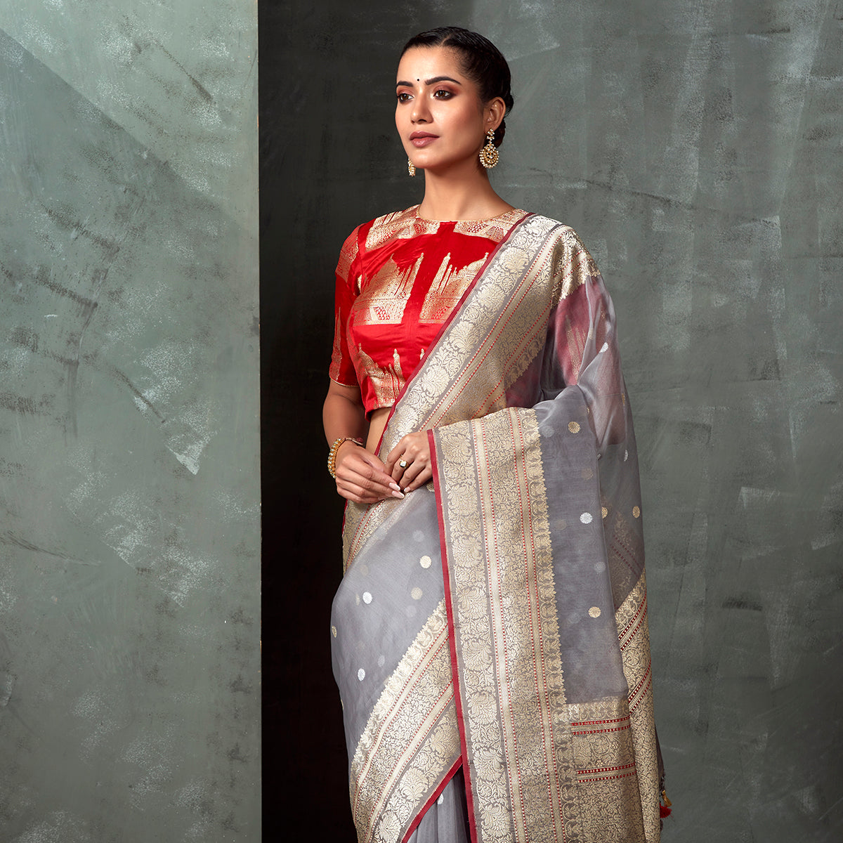 Handwoven_Grey_Asharfi_Boota_Kora_Saree_with_Red_Border_WeaverStory_01