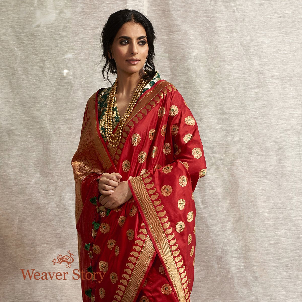 Handwoven_Red_Kadhwa_Booti_Banarasi_Saree_with_Green_Meenakari_WeaverStory_01