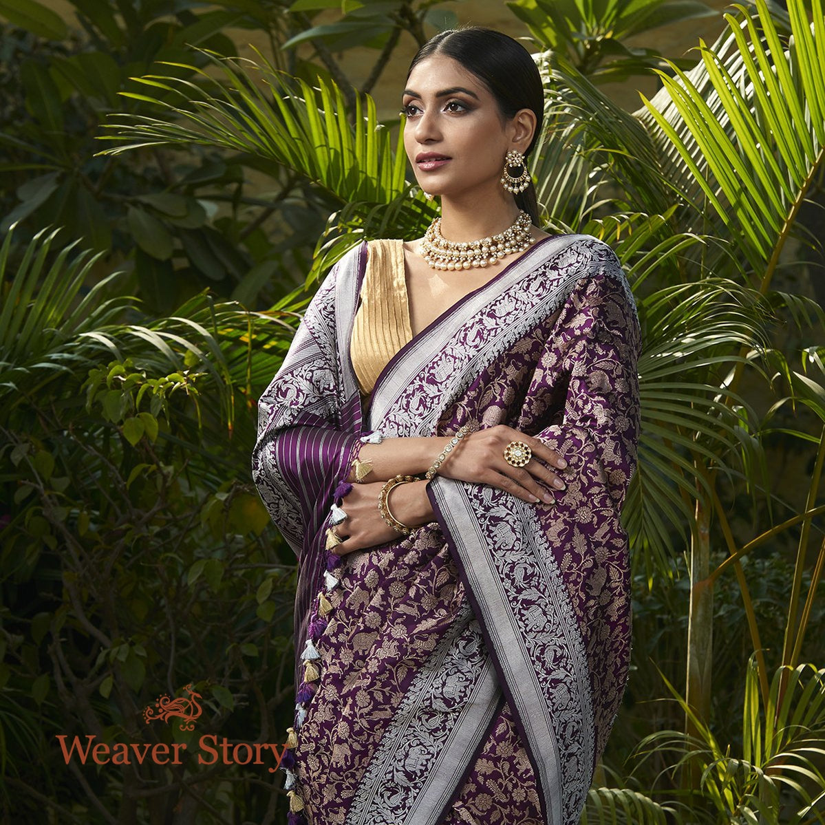 Handwoven_Wine_Kadhwa_Shikargah_Saree_with_Silver_Zari_Border_WeaverStory_01