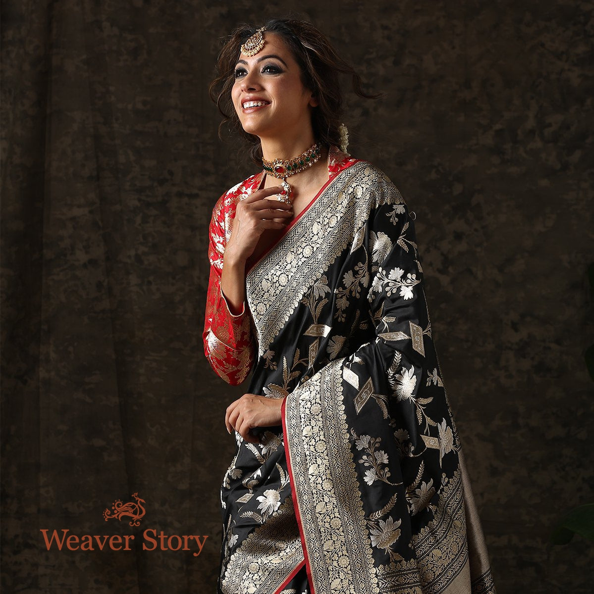 Handloom_Black_Sona_Rupa_Kadhwa_Jangla_Saree_WeaverStory_01