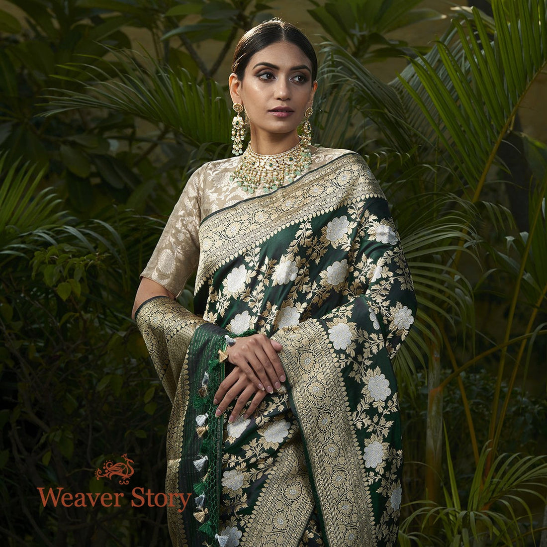 Handwoven_Green_Angoor_Jangla_Saree_WeaverStory_01