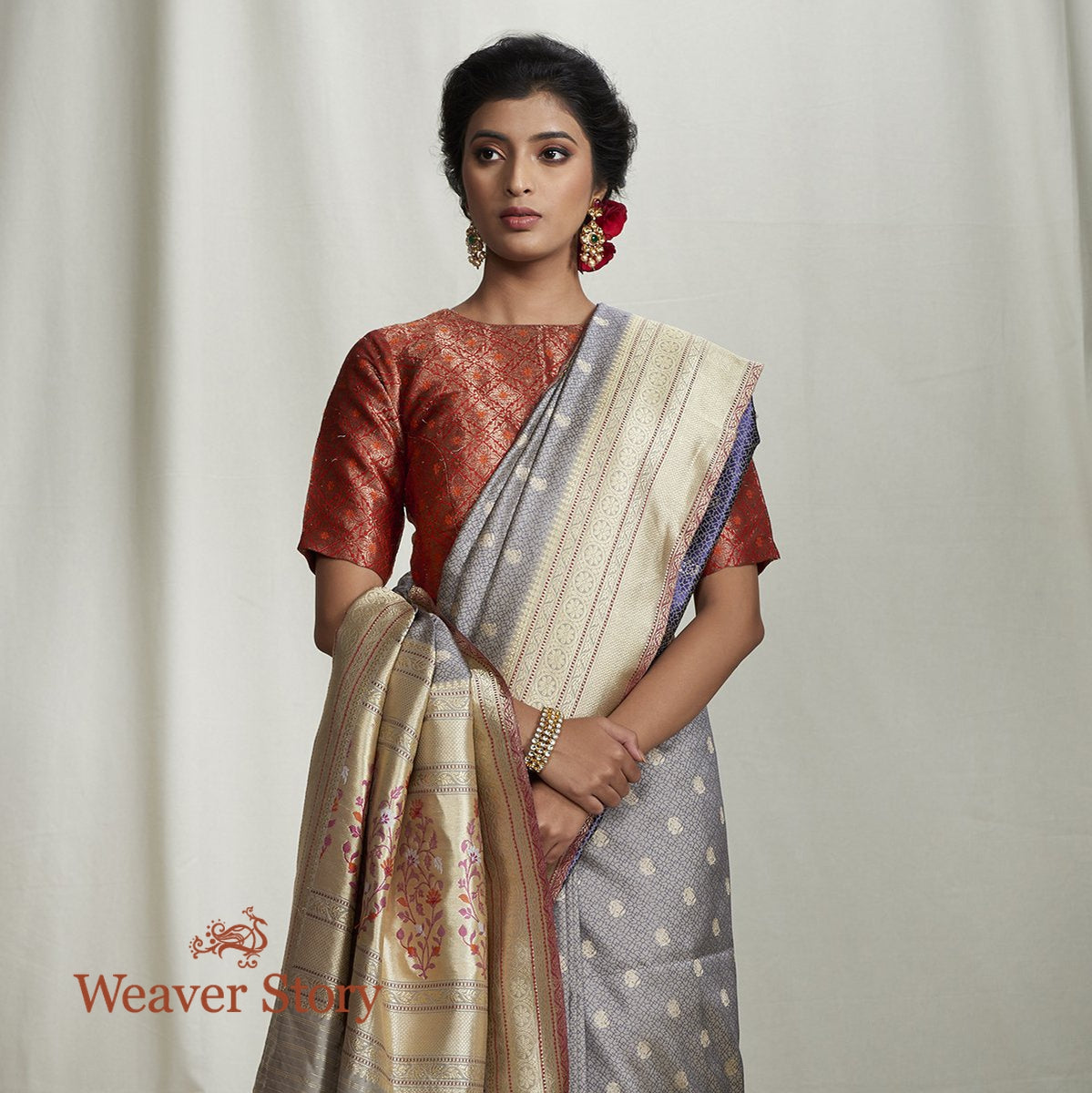 Handloom_Grey_Tanchoi_Saree_with_Kadhwa_Booti_WeaverStory_01