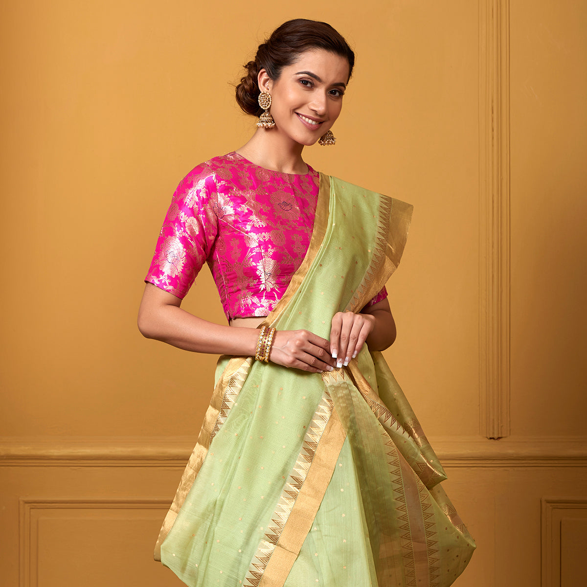 Handwoven_Pista_Green_Small_Booti_Saree_with_Temple_Border_WeaverStory_01