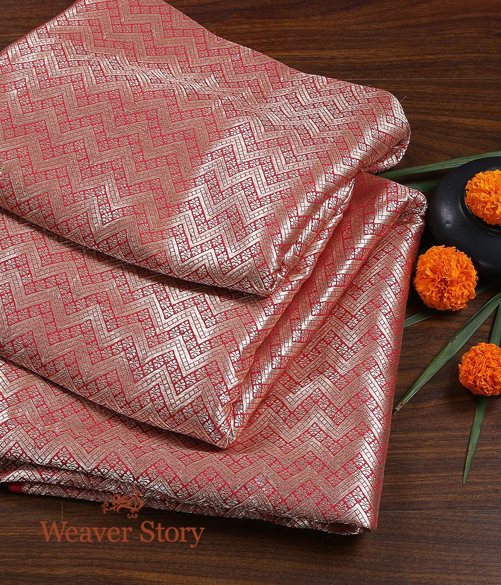 Handloom_Red_Brocade_Fabric_with_Chevron_Weave_WeaverStory_01