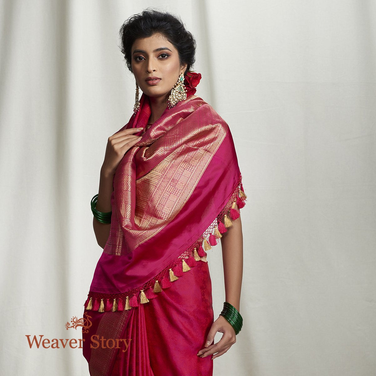 Handwoven_Majenta_Self_Weave_Tanchoi_Saree_with_Chevron_Border_WeaverStory_01