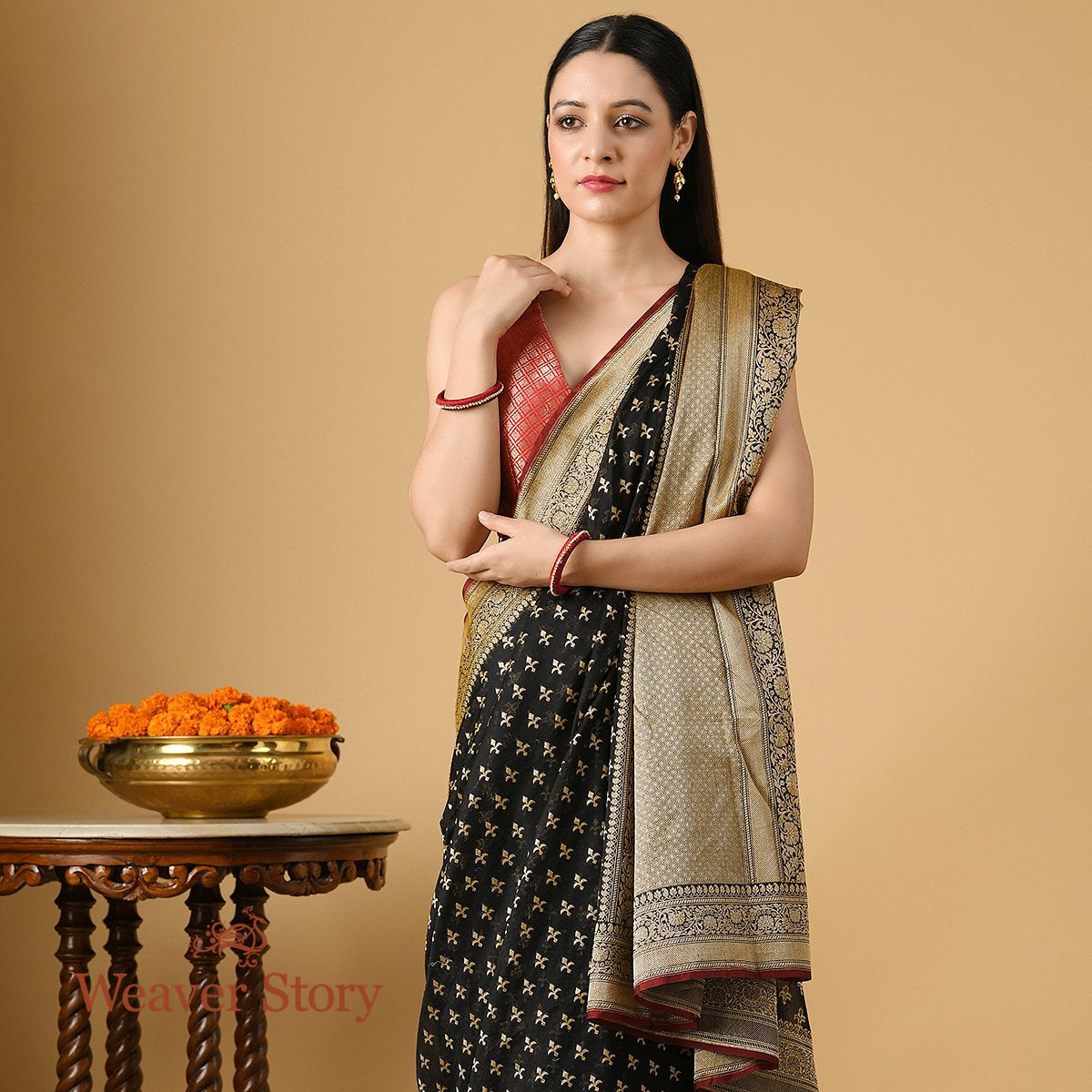 Handloom_Black_Banarasi_Cotton_Saree_with_Leaf_Motifs_WeaverStory_01