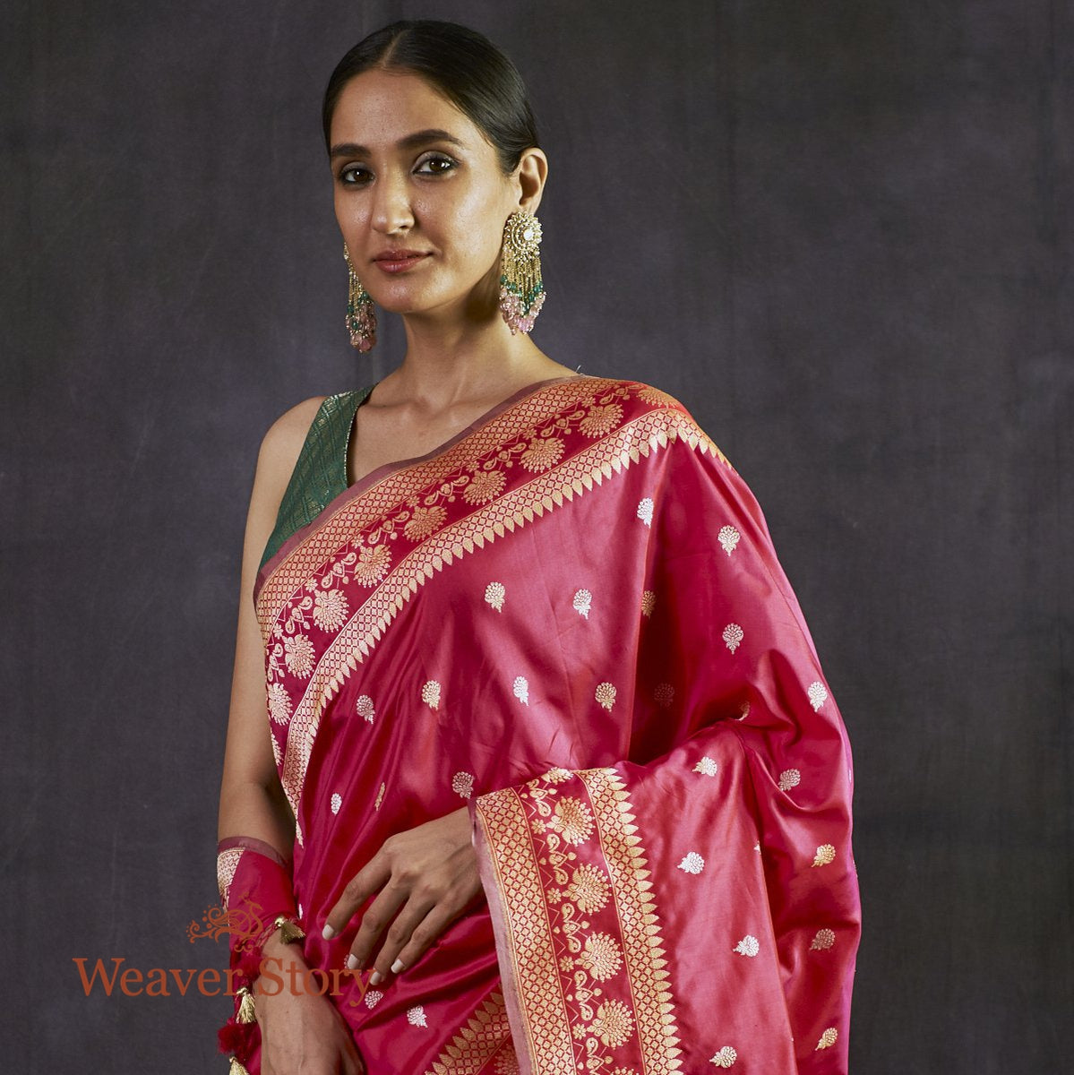 Handwoven_Pink_Sona_Rupa_Kadhwa_Booti_Saree_WeaverStory_01