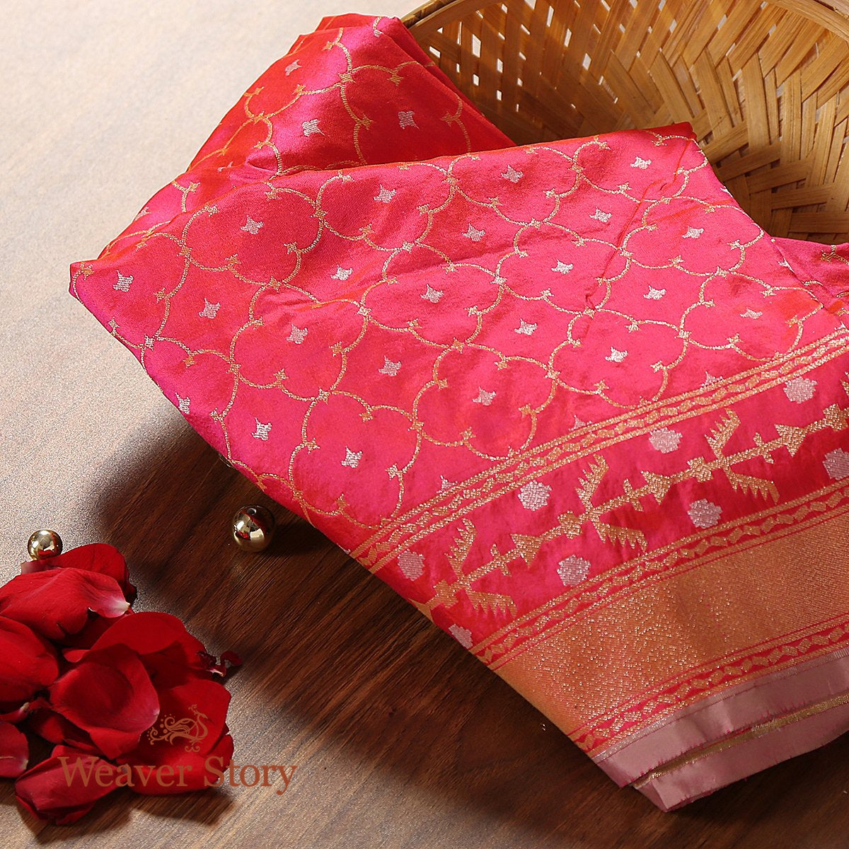 Handloom_Rani_Pink_Jamdani_Dupatta_WeaverStory_01