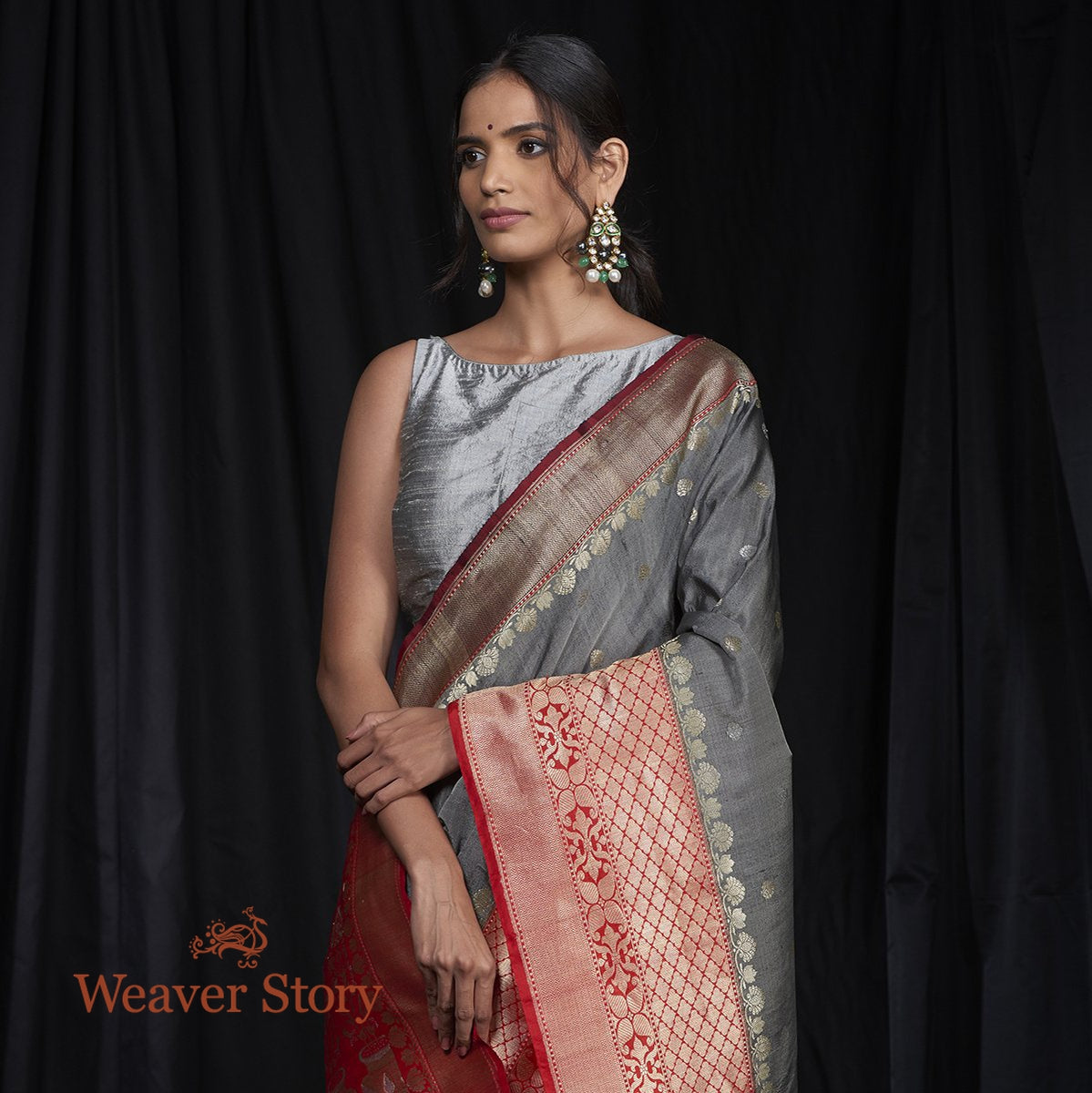 Handwoven_Grey_Tusser_Saree_with_Red_Kadhiyal_Border_WeaverStory_01