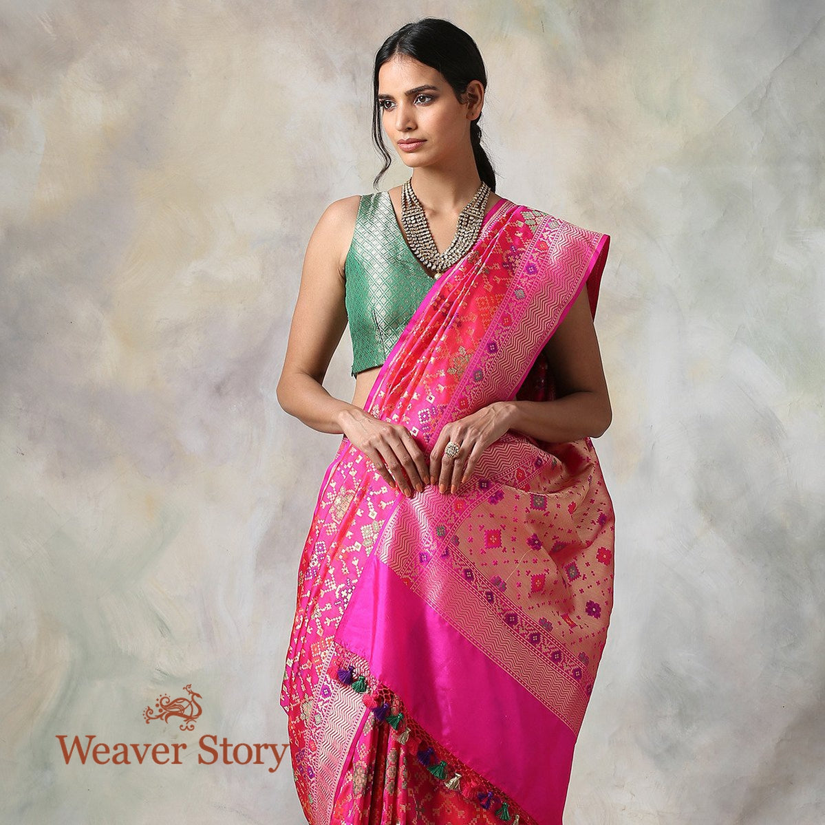 Handloom_Banarasi_Patola_Saree_in_Hot_Pink_WeaverStory_01